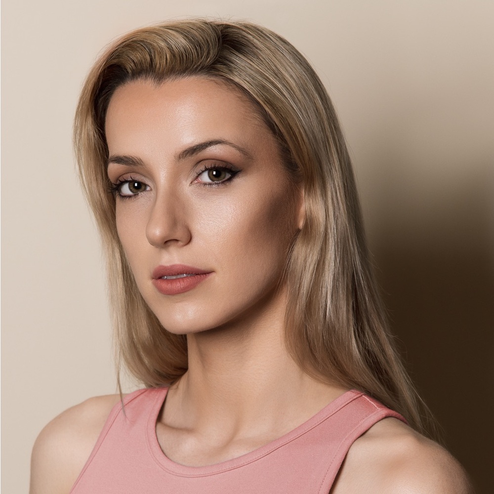 Meet your Posher, Alexandra